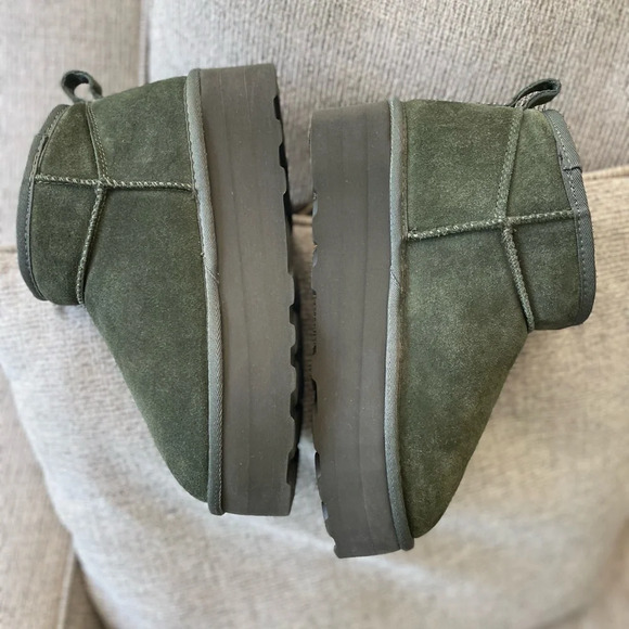 Cushionaire Women’s Forest Green Suede/Sherpa Platform Boots - Size 9 - EUC! - Picture 3 of 7